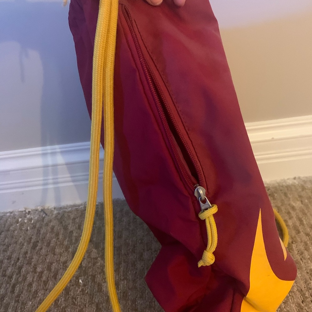 Nike drawstring back pack - Picture 2 of 4